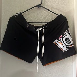 Volcom juniors 7 board shorts like new